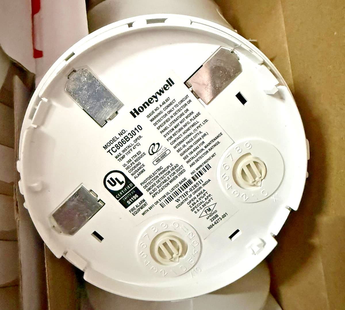 Honeywell TC806B3010 Addressable Photoelectric Smoke Detector FlashScan NEW