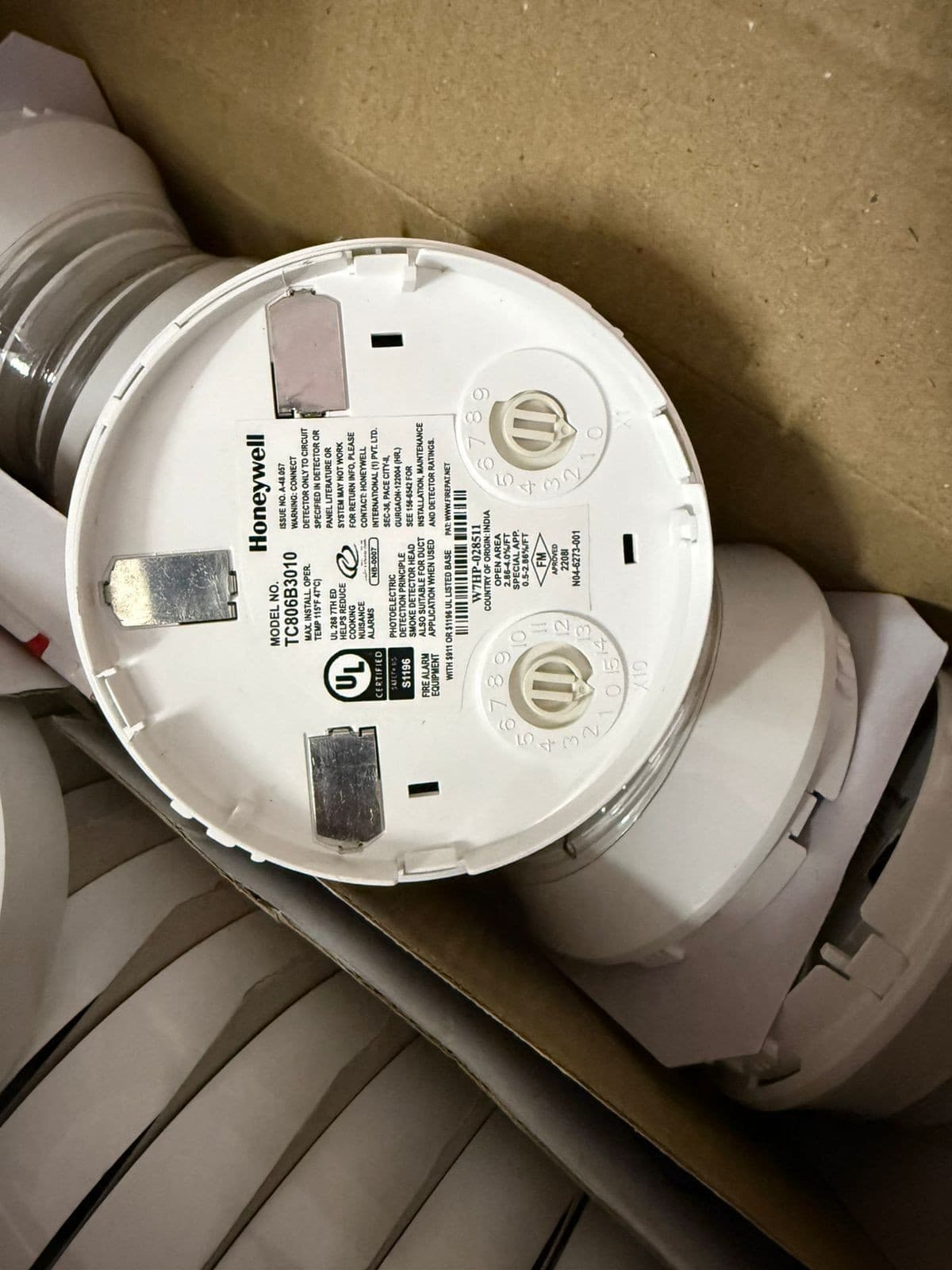 Honeywell TC806B3010 Addressable Photoelectric Smoke Detector FlashScan NEW - Thumbnail 3