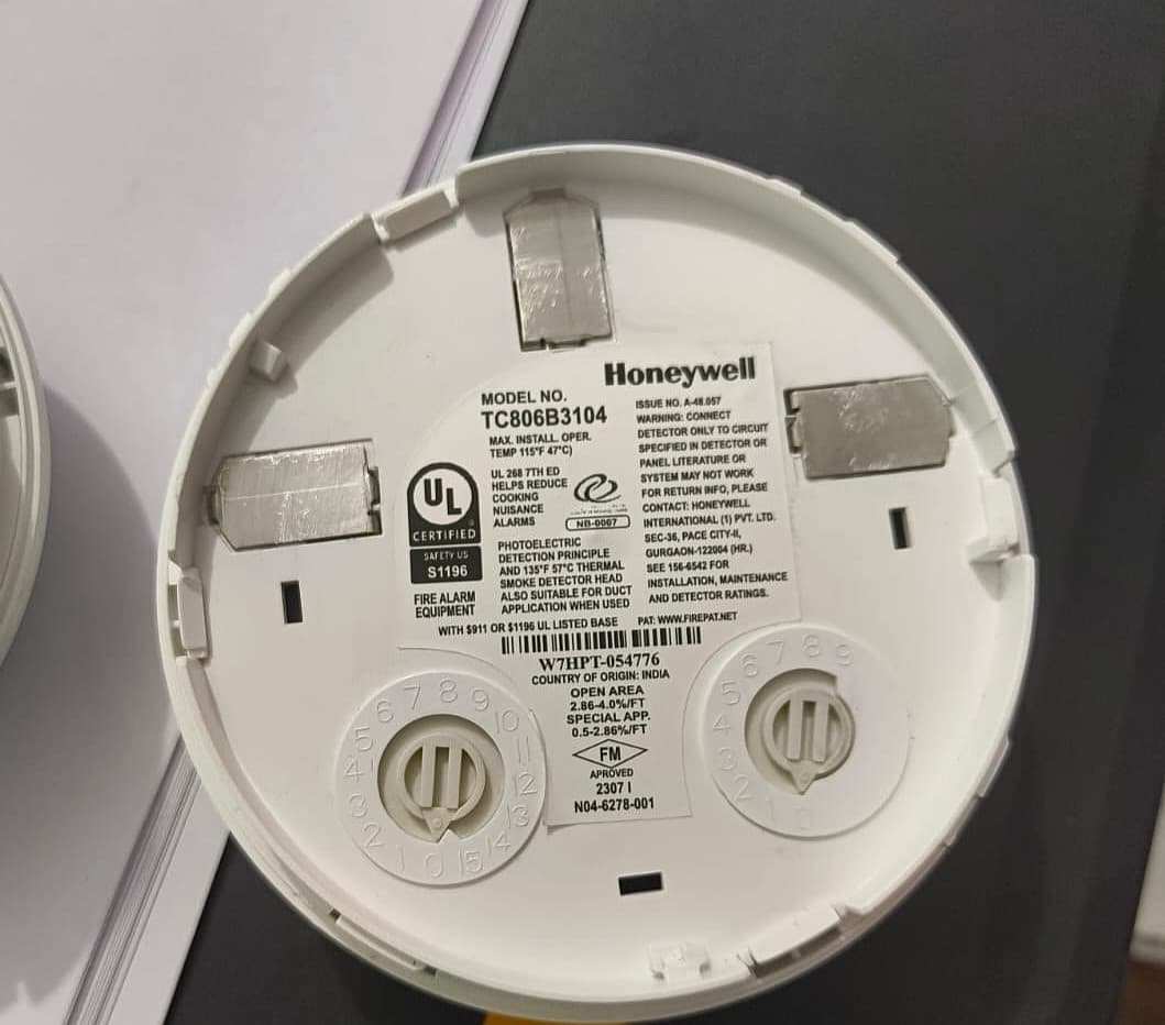 TC806B3104 Honeywell New Smoke & Heat Detector New